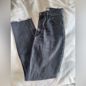 Abercrombie ’90s Straight Jeans – Washed Black, Raw Hem, Curve Love, Size 24